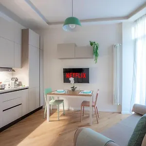 https://duomo-fiera-mi-master-suite-design-wifinetflix.it-lombardy.com